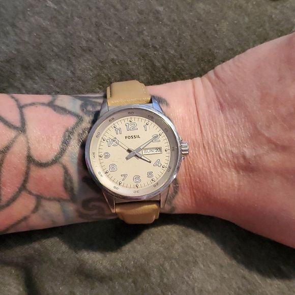 Fossil ES3465 Riley Multifunction Stainless Steel Leather Watch Gold-Tone & Grey - Picture 8 of 8